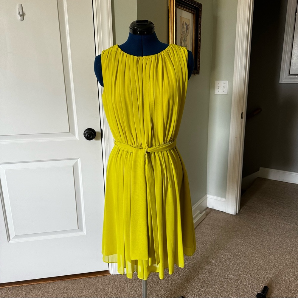 Sleeveless a line dress